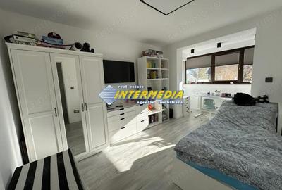 Casă cu 4 camere cu Teren 232 Mp în Cetate - 2