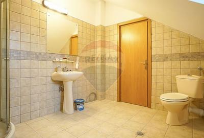Casă cu 6 camere cu Teren 608 Mp în Central - 32