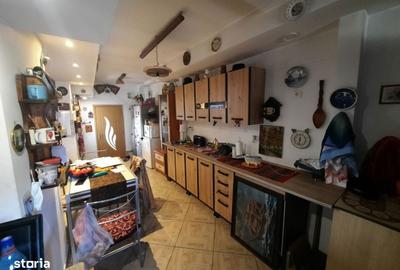 Casă cu 5 camere cu Teren 1280 Mp în Central