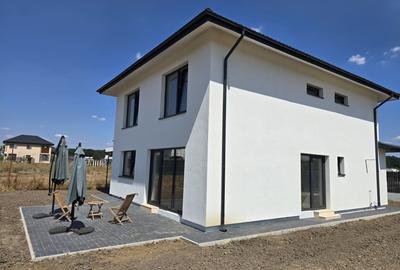 Casa langa padure cu curte generoasa 704 mp - 2