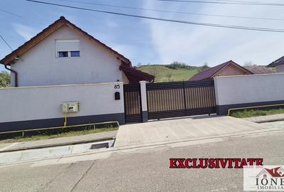 Casă individuală cu 3 camere cu Teren 1439 Mp în Est - 2