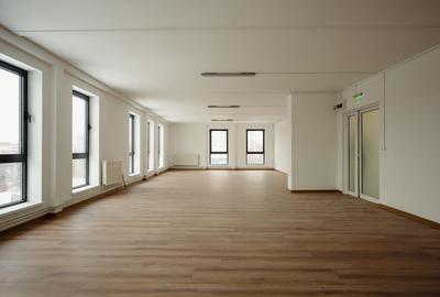 Birou, de 30.700000762940 mp, în Galata - 1