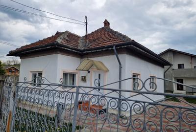 Casă cu 3 camere semidecomandat în Central - 6