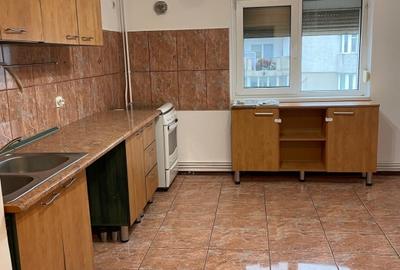 Apartament cu 3 camere decomandat, mobilat în 13 Septembrie
