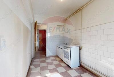 De vanzare Etaj 2, 2 camere, Centru Civic, personalizare garantata - 4