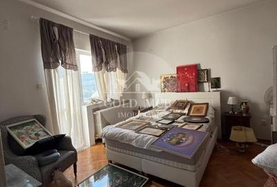 Apartament cu 3 camere circular în P-ța Universității - 10