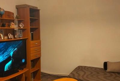 Apartament cu 2 camere decomandat în 1 Mai - 1