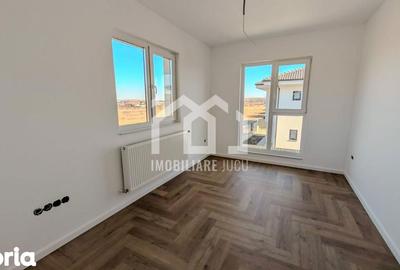 Casă cu 5 camere cu Teren 500 Mp în Jucu - 4