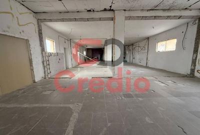 Spațiu comercial, de 660 mp, în Central - 3