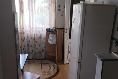 Apartament cu 2 camere decomandat în Între Lacuri - 3