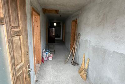 Casă cu 4 camere cu Teren 1000 Mp în Sascut - 1