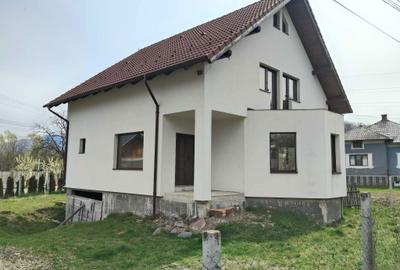 Casă cu 4 camere în Susenii Bârgăului - 6