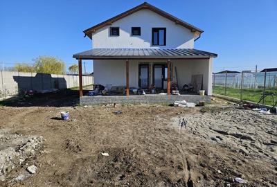 Casă cu 4 camere în Slătioara - 2