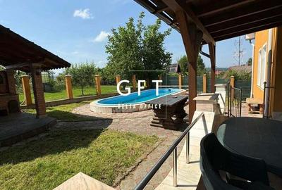 Casă cu Teren 1100 Mp în Central - 1