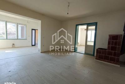 Casă cu 6 camere cu Teren 1100 Mp în Teiu