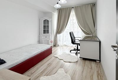 Priveliste Deosebita, Disponibil din 1 septembrie - 3