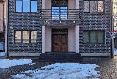 Casă cu 8 camere cu Canalizare în Tineretului - 3