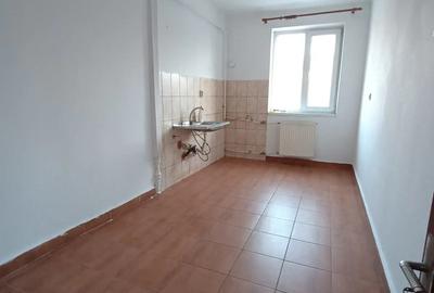 Vanzare apartament cu 2 camere - 4