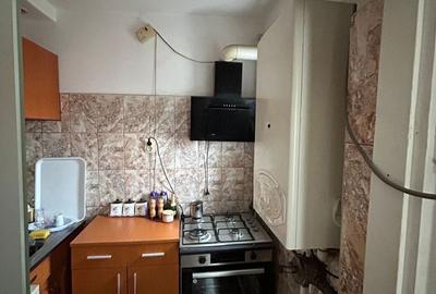 Apartament cu 3 camere semidecomandat în Central - 3