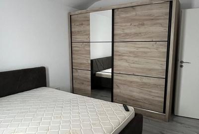 Apartament cu 2 camere semidecomandat, mobilat în Giroc