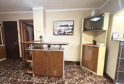 Apartament cu 3 camere decomandat în Decebal - 2
