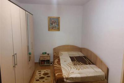 Apartament cu 3 camere semidecomandat, mobilat în Dâmbu Pietros - 2