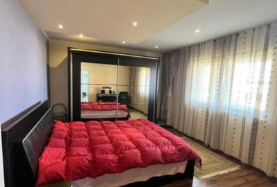 Casă cu 3 camere cu Teren 1000 Mp în Central - 1