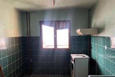 Apartament cu 3 camere decomandat în Complex Studențesc - 1