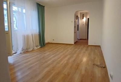 Apartament cu 3 camere decomandat în Tătărași