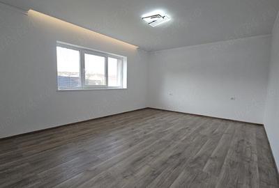 Casă cu 5 camere cu Teren 225 Mp în Ciurbești - 15