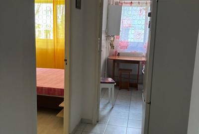 Garsonieră decomandată în Central - 2