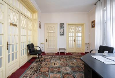 Vila 16 Camere de vanzare Unirii Primaria Sector 3 - 8