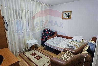 Apartament cu 2 camere, mobilat în Central