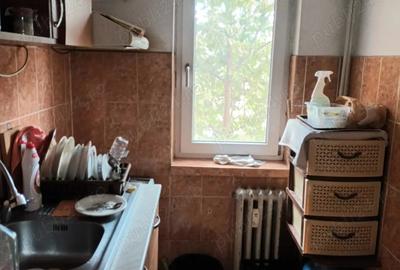 Vand apartament 3 camere decomandat - 1