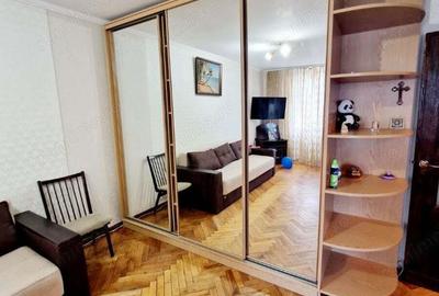 Se ofera pentru inchiriere garsoniera in zona sectorului 6 Lujerului - 1