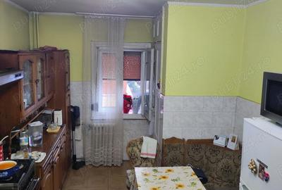 Apartament cu 4 camere decomandat în Central - 1