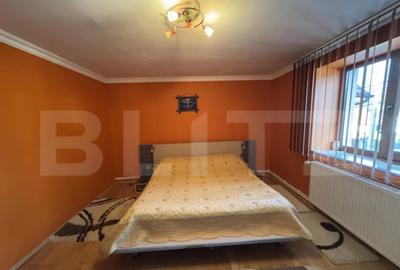 Casă cu 6 camere cu Teren 2500 Mp în Central - 11