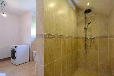 Casă cu 5 camere cu Teren 372 Mp în Central - 1