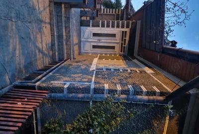 Casă cu 4 camere în Central - 1