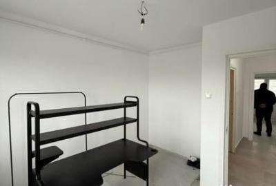 Apartament cu 3 camere semidecomandat în Central - 6