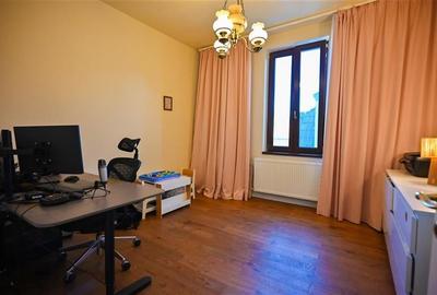 FILM!Eleganta si confort, in cetatea istorica a Brasovului, vedere spre Tampa Br - 7