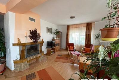 Casă cu 6 camere cu Teren 1100 Mp în Corunca - 1