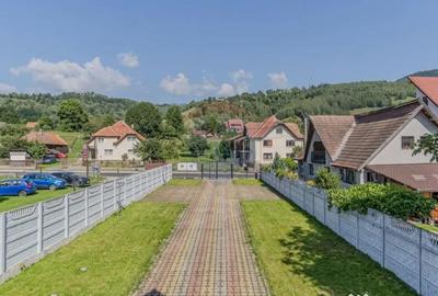Casă cu 10 camere cu Teren 1074 Mp în Moieciu - 10