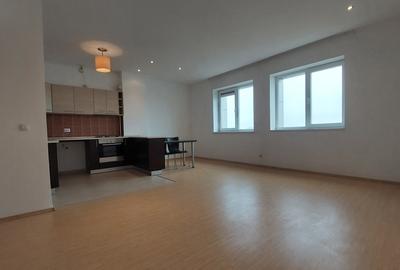 Apartament cu 3 camere decomandat în Vitan