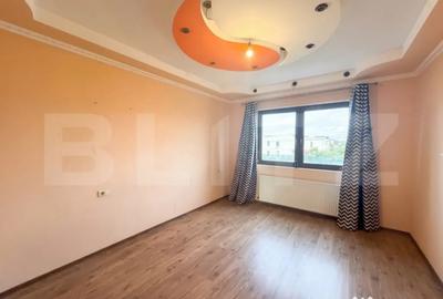 Casă cu 7 camere cu Teren 650 Mp în Dumbrăvița