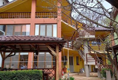 Casă cu 4 camere în Central - 1