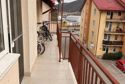 Apartament cu 3 camere semidecomandat în Florești - 1
