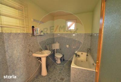 Casă cu 7 camere cu Teren 2104 Mp în Central - 5