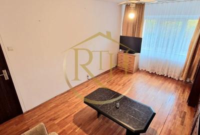 Ofer spre închiriere apartament 3 camere,2 bai, zona Lipovei, 400 euro/lună. - 2