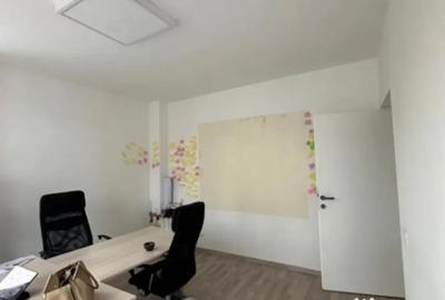 Apartament cu 3 camere decomandat în Central - 2